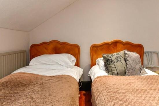 Quirky 4 Bedroom Apartment With Terrace 카디프 외부 사진